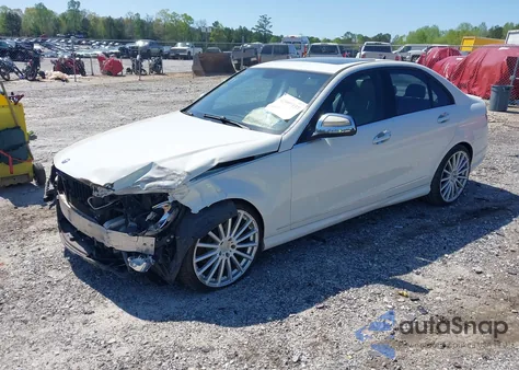 2009 Mercedes-Benz C 350 Sport from USA, damaged, VIN WDDGF56X39R043020